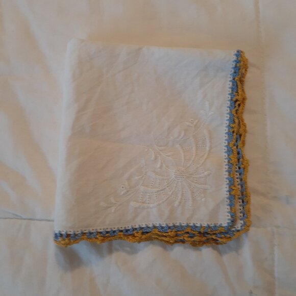 Vintage Handkerchiefs 4. - Picture 2 of 5